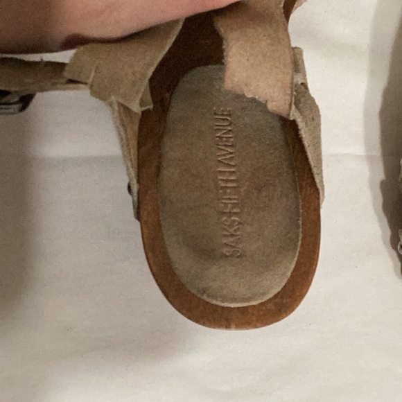 Kaki fifth avenue women’s heels. - Picture 7 of 7